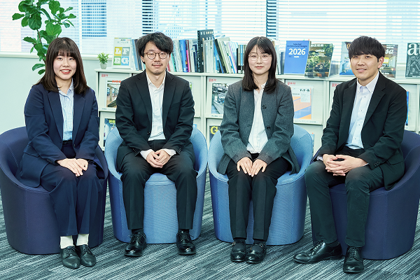 左から國谷さん、佐藤さん、瑞穂さん、鳥飼さん